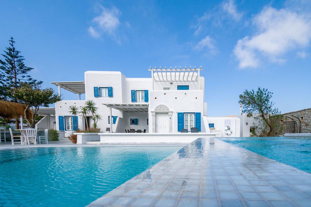 GELOS HOUSE
